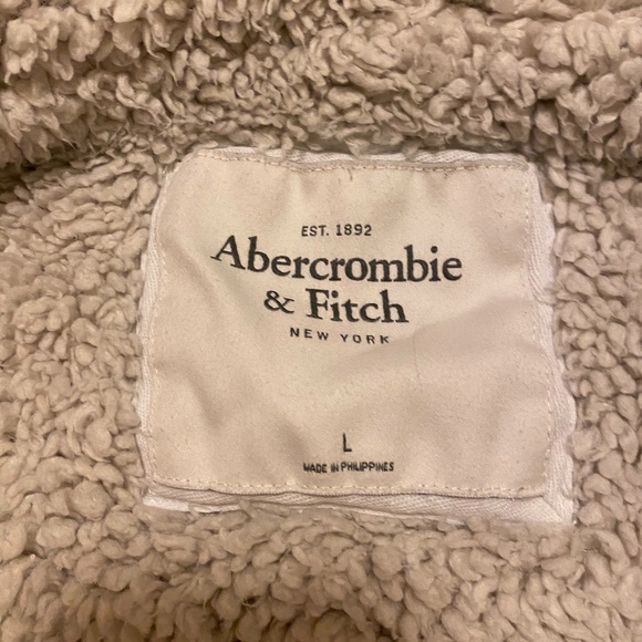 Abercrombie and Fitch Women's Sherpa Lined Hoodie - Picture 7 of 7